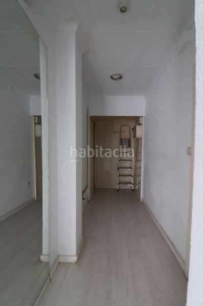 Foto fa7ef0c2-a37b-48fb-b99a-d4e560ee8dc6. Local comercial a La Gavarra Cornellà de Llobregat