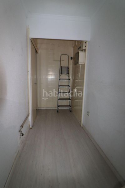 Foto fd9e49a4-a38c-4c9a-907c-f0529b5926ad. Local comercial a La Gavarra Cornellà de Llobregat