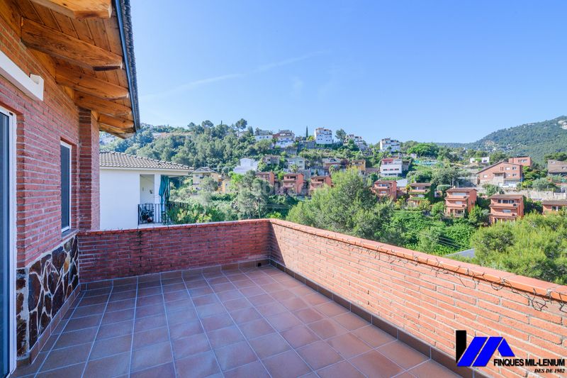 Foto 9ddc9693-b3a4-4c74-aba9-931603a6c9fa. Casa amb calefacció a Vallirana