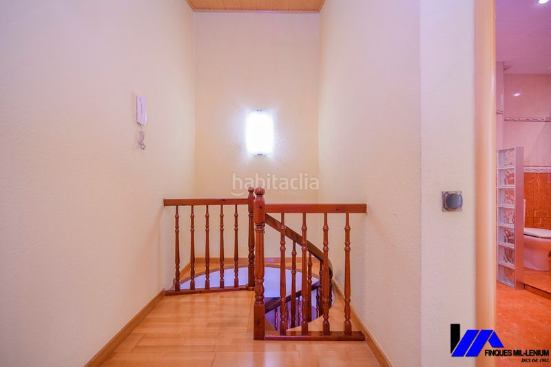 Foto b0bcc58e-f46e-4392-b095-2ff16c262175. Dúplex amb calefacció a Passeig Maragall Gavà