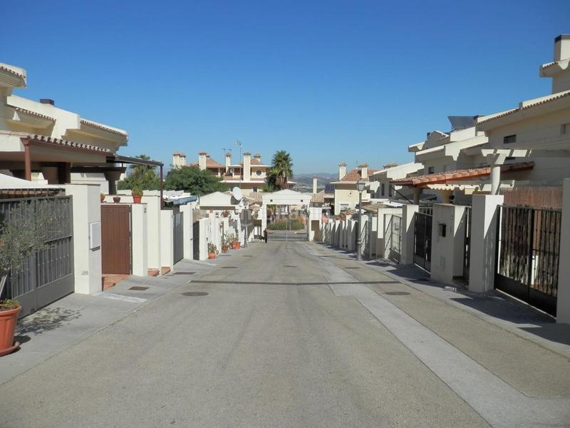 Foto 3d78dc8d-c7b8-4cb6-9ee2-0dbbc75f9163. Reihenhaus mit parking pool in Capellanía - Retamar Alhaurín de la Torre