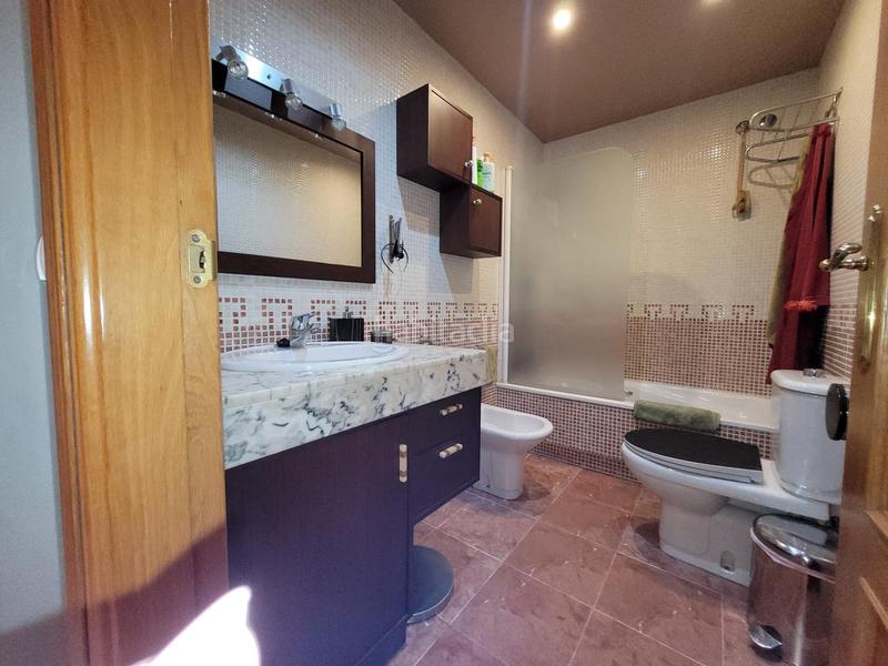 Foto e2c0b777-f9ee-4356-b6c0-7d282cd1d59f. Reihenhaus mit parking pool in Capellanía - Retamar Alhaurín de la Torre