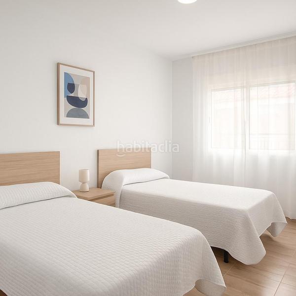 Foto 8fb40708-1587-4564-9cb2-f87f0f95cb67. Piso amplio piso ideal familias o como inversión !!! en Málaga