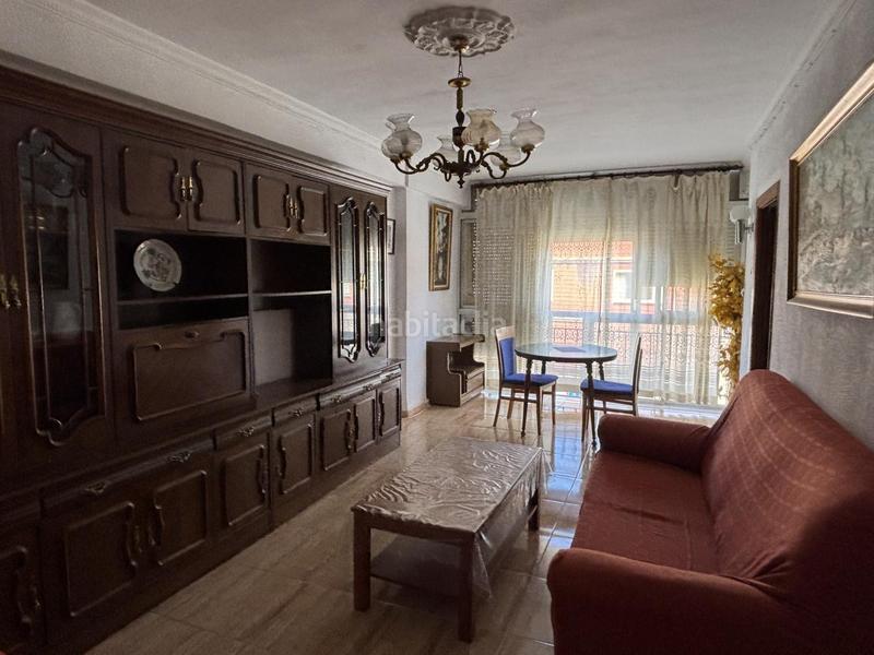 Foto ceab97ad-8ded-41a2-914d-df2e85354af9. Piso amplio piso ideal familias o como inversión !!! en Málaga