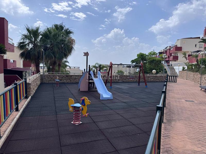 Foto f13d71ba-2a2c-4f93-bc7a-f5ff97a1de91. Appartamento con riscaldamento parcheggio piscina in Benalmádena