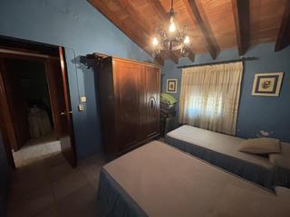 Masia a Diseminado poligono 240 29. Casa rústica con 8ha y envasadora de aceite con cartera de clien