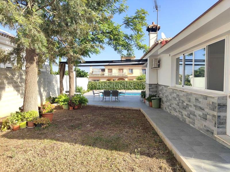 Foto 81e881f5-3a3c-47fb-9770-9cf77a9a2fd5. Haus mit parking pool in Manantiales - Lagar - Cortijo Alhaurín de la Torre