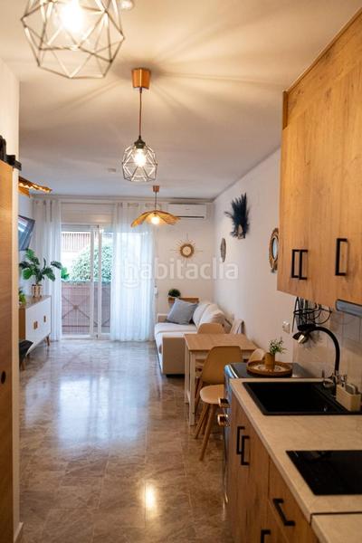 Foto 5add82fa-ee64-4929-8c13-81bd47b700a6. Monolocale con parcheggio in El Bajondillo Torremolinos