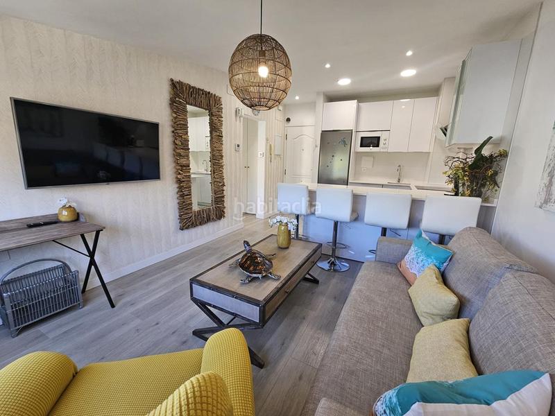 Foto bce9011d-84a1-4e73-a787-3f65d8592809. Appartement dans La Carihuela - Los Nidos Torremolinos