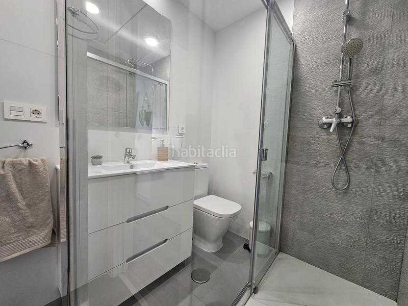 Foto d5340313-f69d-48a8-b010-ff153700eba2. Appartement dans La Carihuela - Los Nidos Torremolinos