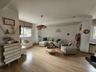 Reihenhaus  Los angeles. Exclusivo chalet adosado de esquina en el pe��n de zapata  alhau