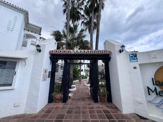 Pis  Albatros. Piso con terraza a 150 m de la playa, en benalmádena.