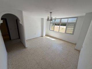 Casa  Calle maese nicolás. Oportunidad única de inversión y hogar en el corazón de ciudad j