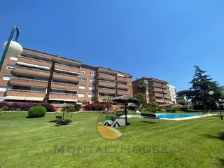 Dplex en El Bals. tico dplex con espectaculares vistas al mar
