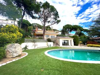 Chalet in Santa Cristina-Sant Francesc. Espectacular chalet con piscina en cala sant francesc