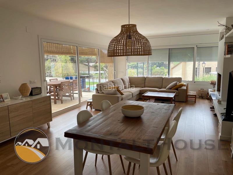 Foto c6a370ae-8e1a-45e2-9449-c284ae452383. Chalet exclusiva vivienda en una planta con piscina en Sant Vicenç de Montalt