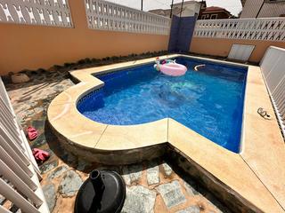 Chalet  Calle alhambra. Se vende chalet en zona privada