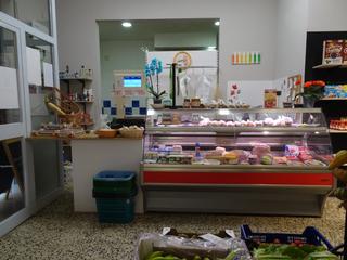 Rent Business premise  Carrer de sant antoni. Botiga de queviures i menjars per a emportar a ple rendiment, ap