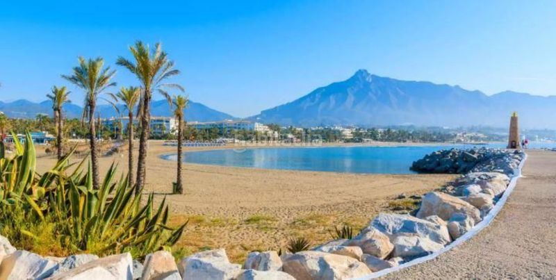 Foto c6be8460-9dea-4701-9346-9267e23a275c. Àtic amb aparcament a Casco Antiguo Marbella