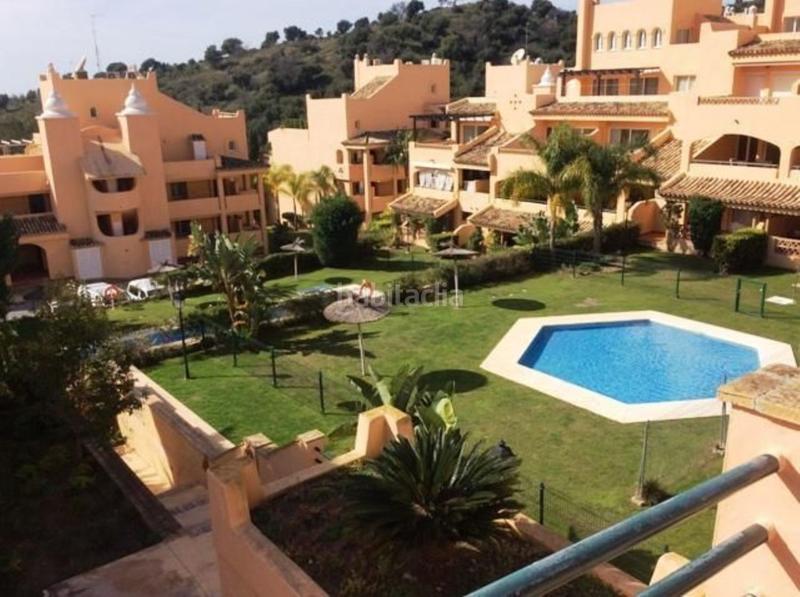 Foto 6c48a986-af90-4c45-b102-25aed7a917f9. Erdgeschoss mit pool in Elviria Marbella