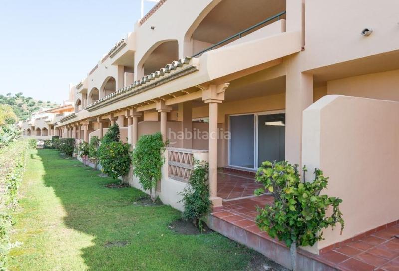 Foto f8c2013f-416d-49f7-9f25-3b3064f0aede. Erdgeschoss mit pool in Elviria Marbella