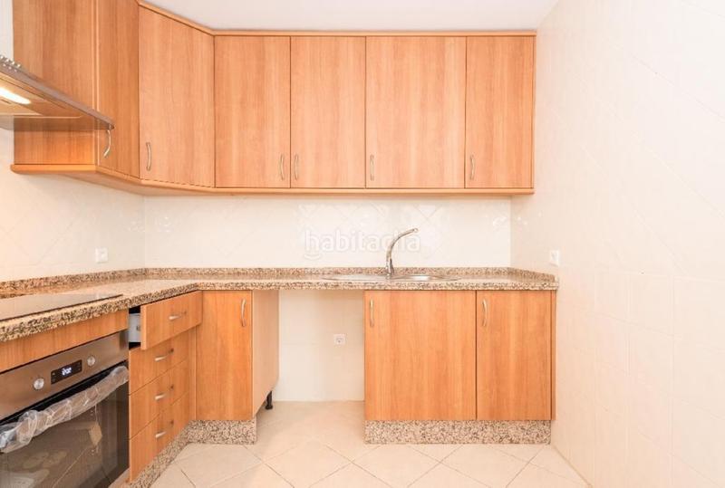 Foto b50b9f35-dca0-45a8-b46f-c072b1c4f3e0. Ground floor with pool in Elviria Marbella