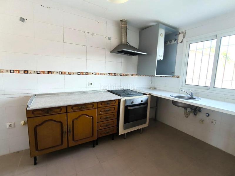 Foto 0a5dd8a3-9899-429b-9b38-57ea6bdf4015. Casa adossada amb aparcament piscina a Almayate Bajo