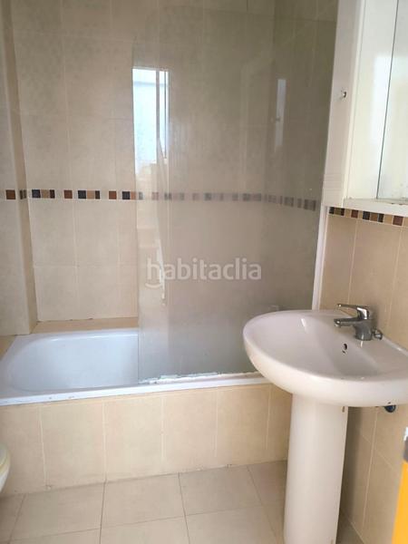 Foto 8d86a6e2-76f7-4795-adab-0730033853de. Casa adossada amb aparcament piscina a Almayate Bajo