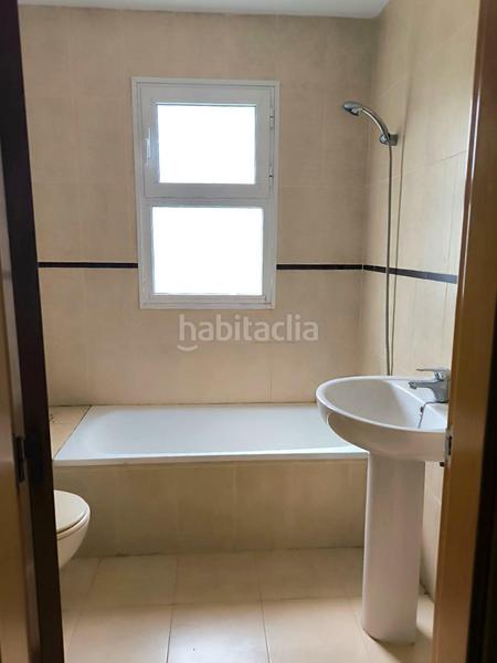 Foto c5f01f0b-fc83-4e29-9b0e-20108306506c. Casa adossada amb aparcament piscina a Almayate Bajo