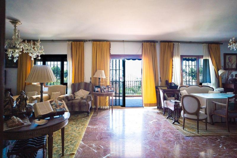 Foto c99589df-dc03-422f-a804-43a93ad0c718. Chalet avec parking piscine dans El Candado Málaga