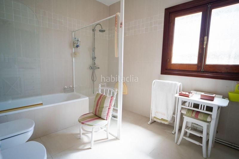 Foto c6f95bb2-511a-469d-9dad-03c8dd1db326. Chalet con parcheggio piscina in El Candado Málaga