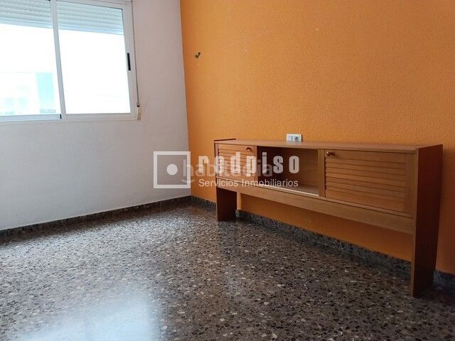 Foto c3e75ea1-7ae9-463d-a867-6d1e3e5a11f9. Piso vivienda en zona oeste en Mestrets Castellón de la Plana