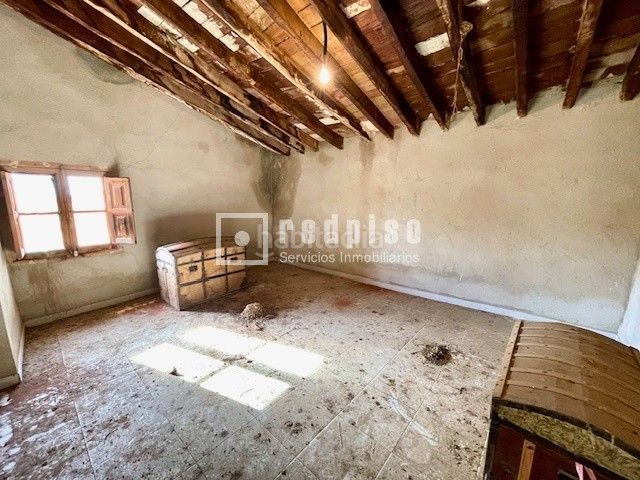 Foto a79b0bff-90ce-4894-abc3-95c250d58136. Casa edificio con 2 pisos en Borriol