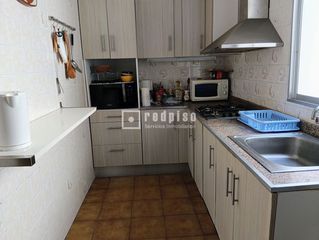 Location Appartement à Zona Avenida del Mar. Piso zona centro.