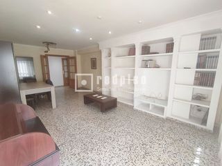 Pis en Zona Avenida del Mar. Piso en zona este