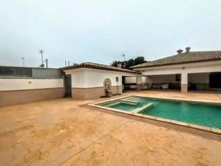 Xalet a Cañada de la sierra 18. Chalet muy cerca de jerez. alquiler larga duración.