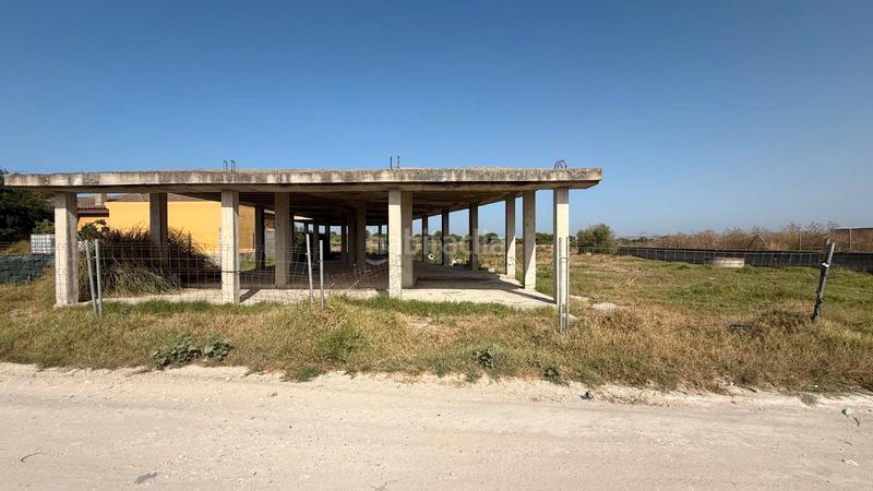 Foto a74038e8-a3a8-46f0-b4ed-0697807fd325. Fondo rustico in calle feria 29 in Carretera de Sanlúcar - Sudamérica Puerto de Santa María (El)