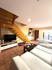 Casa adossada en Centro. Dplex en residencial privado zona centro