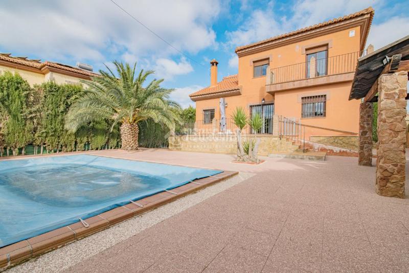 Foto 5aec3bb5-ce71-426b-a836-aaa2d0f5afd5. Casa  en venta en otura en Villa de Otura