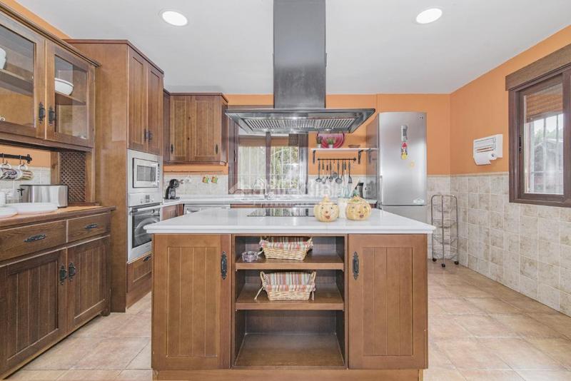 Foto 9c0d6fcb-ee68-49d3-8480-516478fea66d. Casa  en venta en otura en Villa de Otura