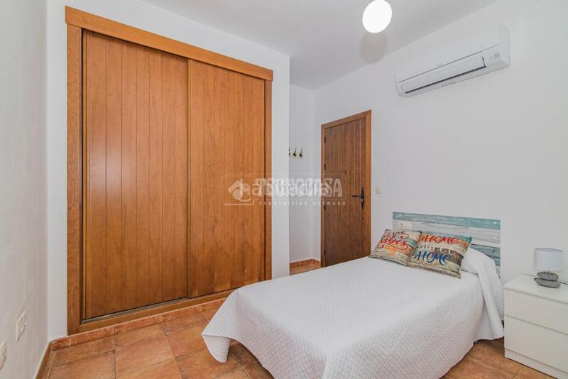 Foto b5c76754-c056-4baf-93d8-c7ea0c33d318. Casa  en venta en otura en Villa de Otura