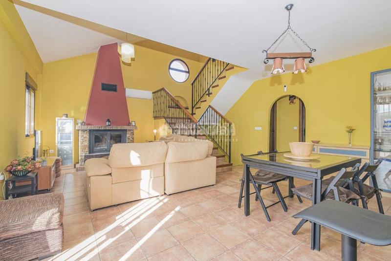 Foto bc3748ee-958f-4ae3-a940-eab6c1170e9f. Casa  en venta en otura en Villa de Otura