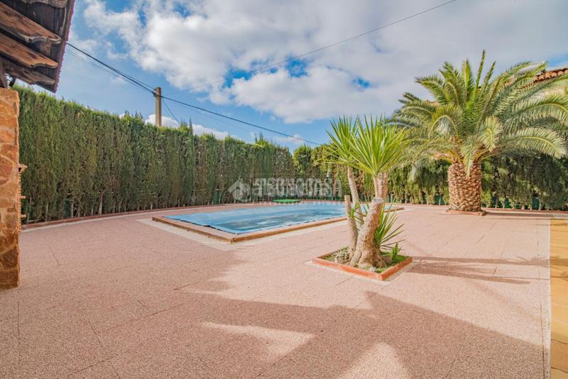 Foto d06963b3-4515-4717-9b5f-b7564c7abc58. Casa  en venta en otura en Villa de Otura