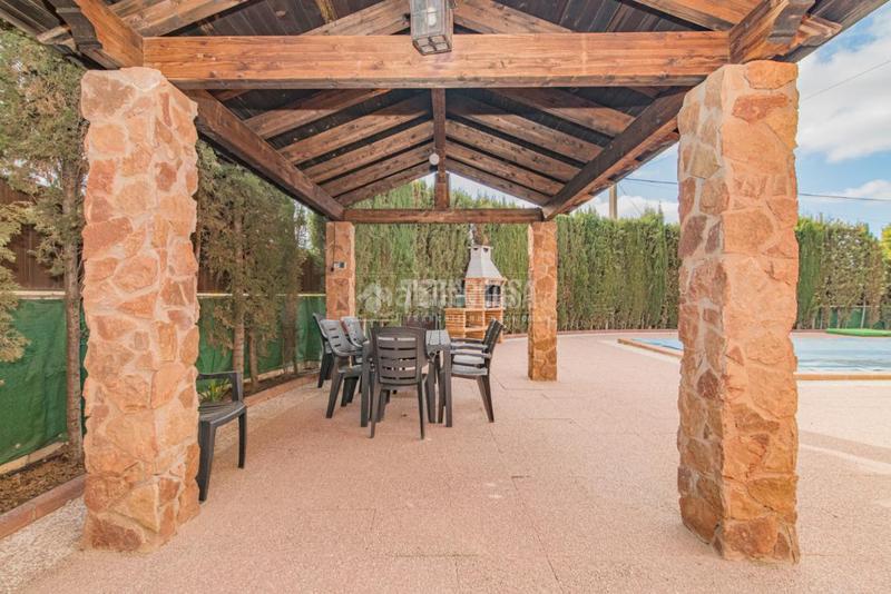 Foto d82a7aea-74f5-441f-8925-6791c3934aa5. Casa  en venta en otura en Villa de Otura