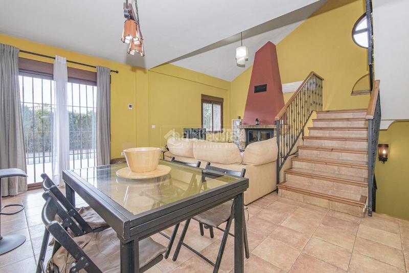 Foto fd3a6321-aac1-467b-bbed-f42a96dfe470. Casa  en venta en otura en Villa de Otura