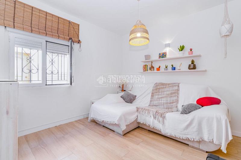 Foto e438043b-aee4-46ce-a3b4-0a91da966f60. Casa pareada casa en venta en Ayuntamiento Alhendín
