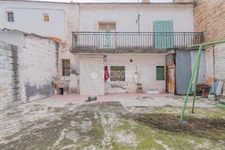 Maison jumelée à Polideportivo. Casa en venta en alhendín
