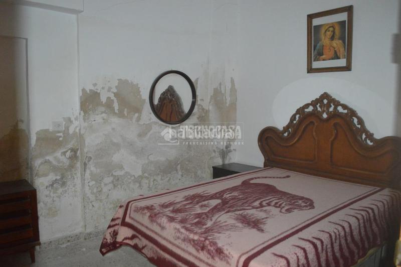 Foto d9208eda-b3be-46d5-b65f-bbf466e7b69e. Casa pareada casa en venta en Escúzar