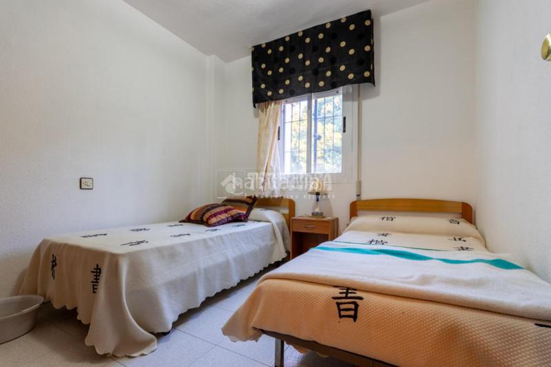 Foto ec94284a-2114-4104-a0b3-35e19f6d0dd1. Casa pareada casa en venta en Polideportivo Alhendín