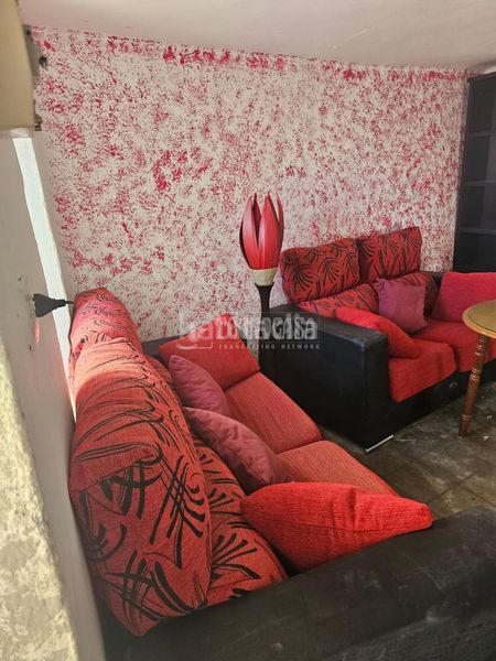 Foto 76a098b6-3c88-4826-bb7c-75d3057a3425. Casa aparellada a Jayena